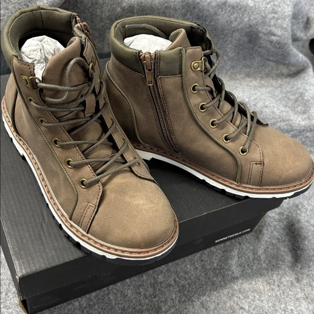Kenneth Cole Andy  Tan and olive green Lace-Up side zip Boots size 2